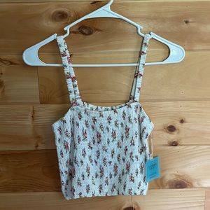 dainty textured fitted cropped tank